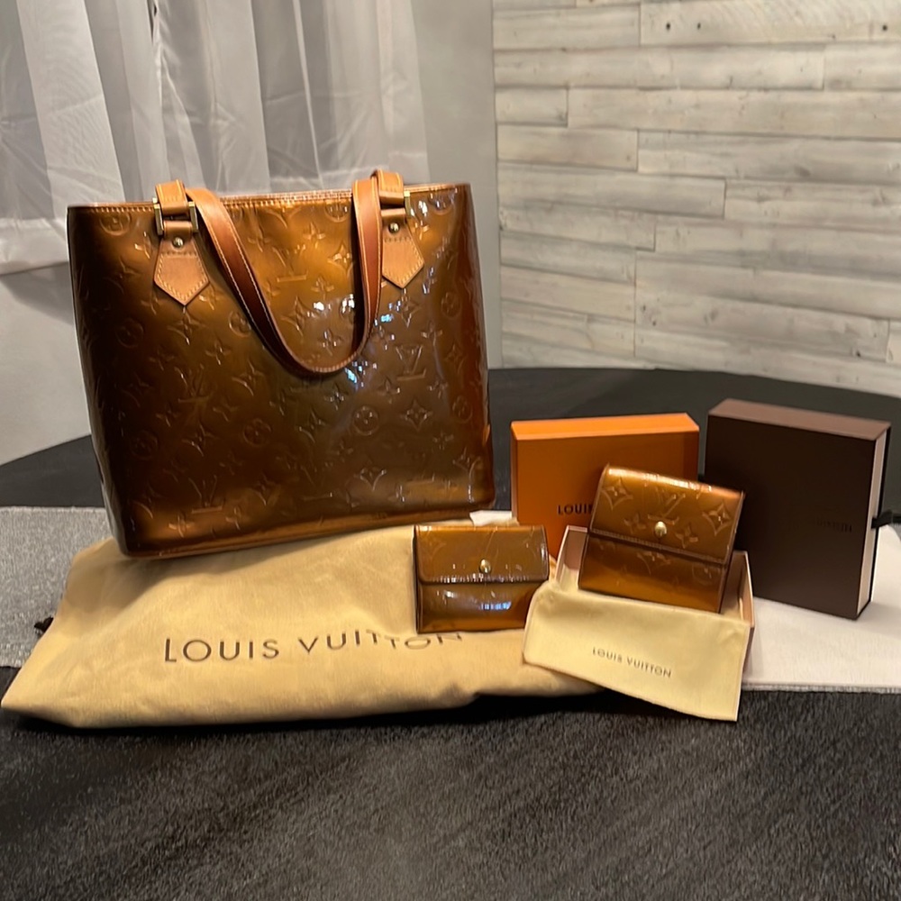 AUTHENTIC LOUIS VUITTON BRONZE VERNIS HANDBAG, WALLET AND CARD/CHANGE HOLDER
